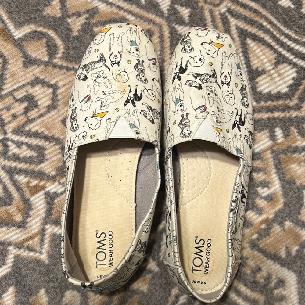 Dog print toms